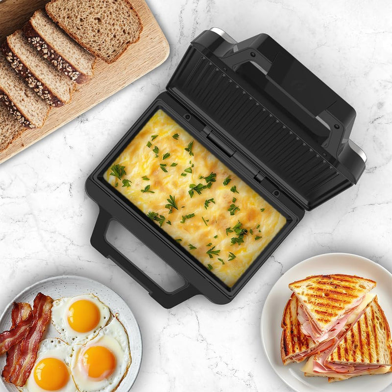 Oster Sanduicheira Elétrica Inox, 1000W, OSAN500, 127V